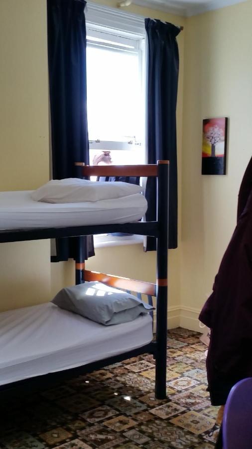 Empire Hotel Backpackers Оамару Екстериор снимка