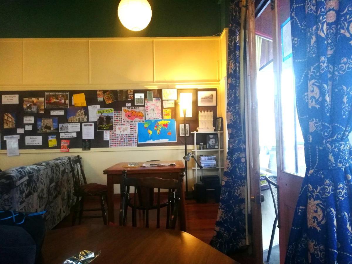 Empire Hotel Backpackers Оамару Екстериор снимка
